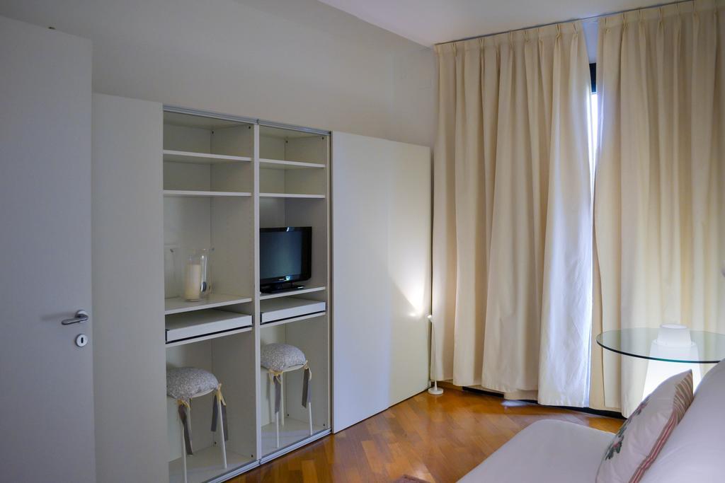 Alla Dimora Dei Cedri Bed and Breakfast San Donato Milanese Habitación foto